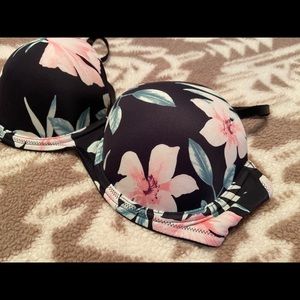 Like NEW Victoria’s Secret push up bra